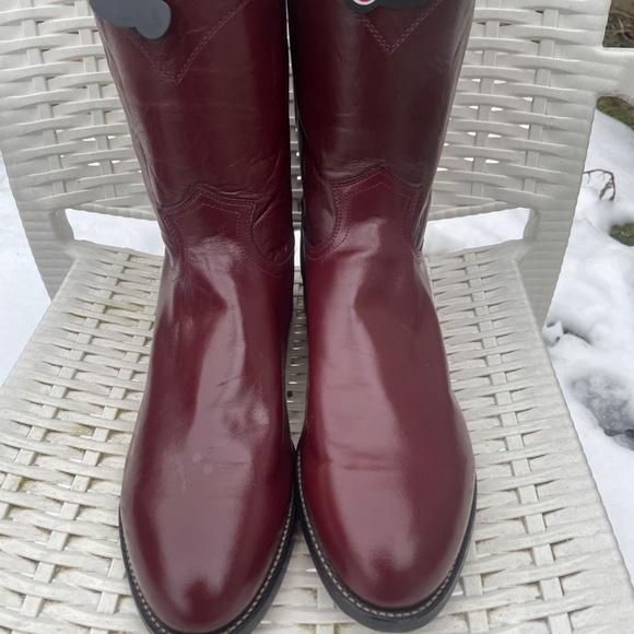 “These are brand new, never worn. Purchased but kept in closet because they were main image 11